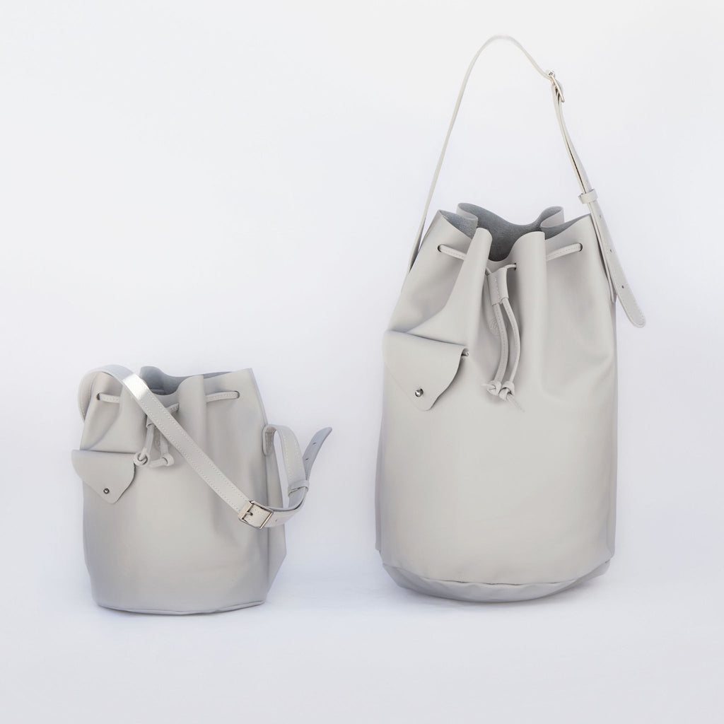 Large Desert Totem Bucket Handbag In Silver Ash Italian Leather - Mojave Desert Skin Shield