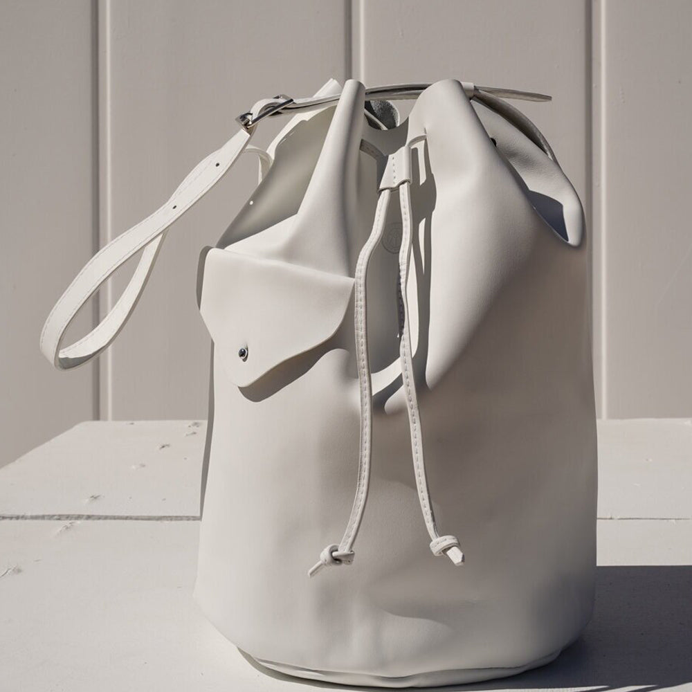 Large Desert Totem Bucket Handbag In Silver Ash Italian Leather - Mojave Desert Skin Shield