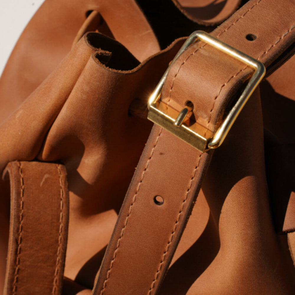 Large Desert Totem Bucket Handbag In Caramel Eco Leather - Mojave Desert Skin Shield 