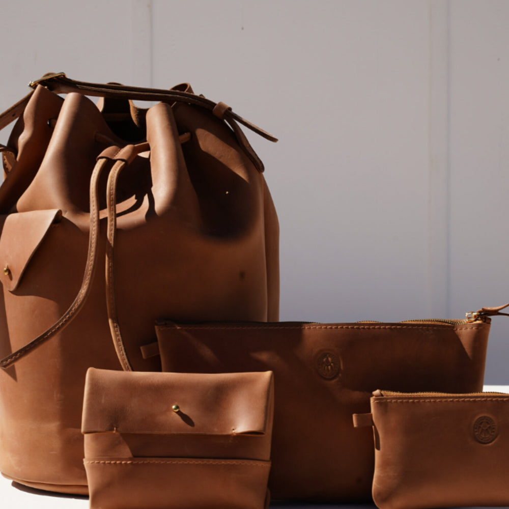 Large Desert Totem Bucket Handbag In Caramel Eco Leather - Mojave Desert Skin Shield 